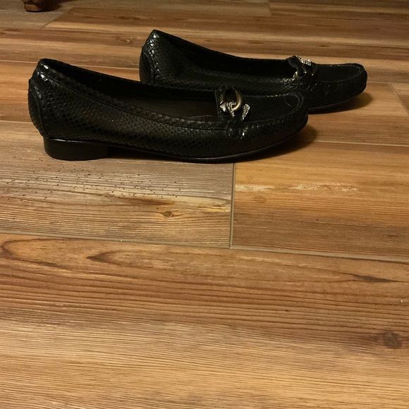 Stuart Weitzman loafers Size 7.5 N. EUC - Picture 3 of 7